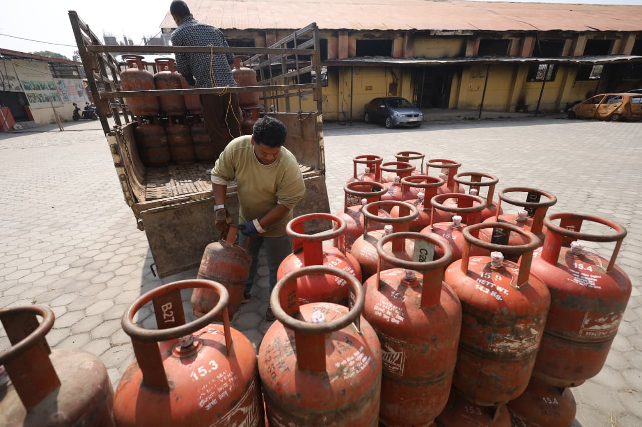 ग्यासको सट्टा बिजुलीको खपत बढाउनू : आयल निगम