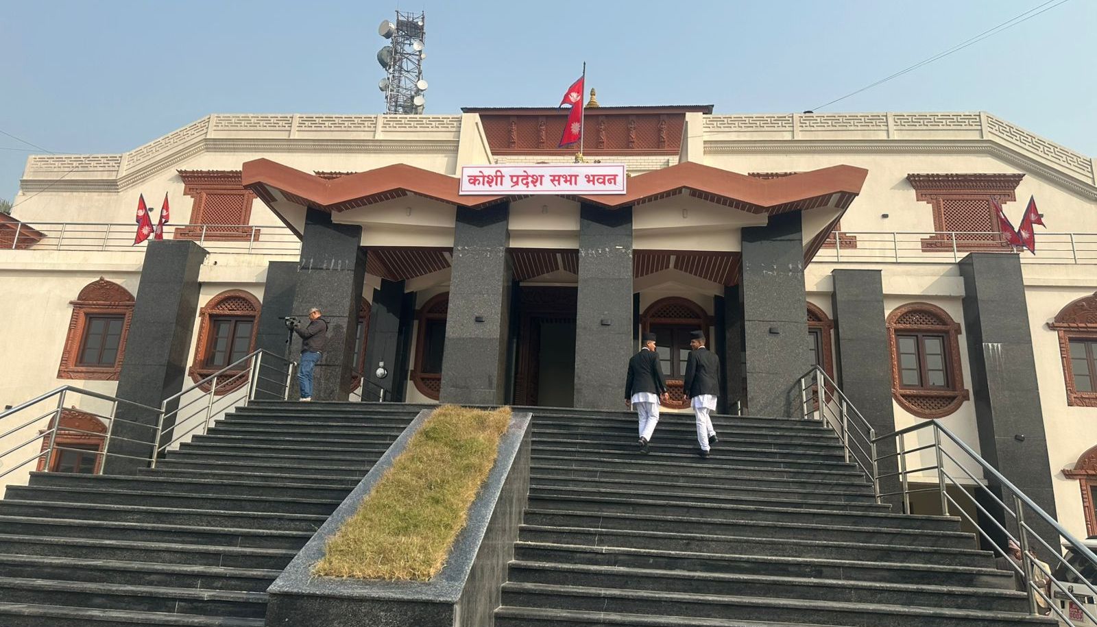 भाडाको भवनमा कोसी प्रदेश सभा, सत्ता-प्रतिपक्ष चर्काचर्की