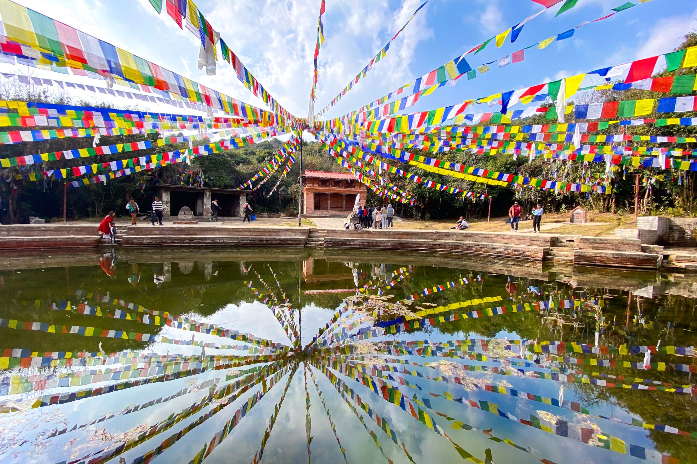 शान्त र रहस्यमय मणिचूड दह [फिचर फोटो]