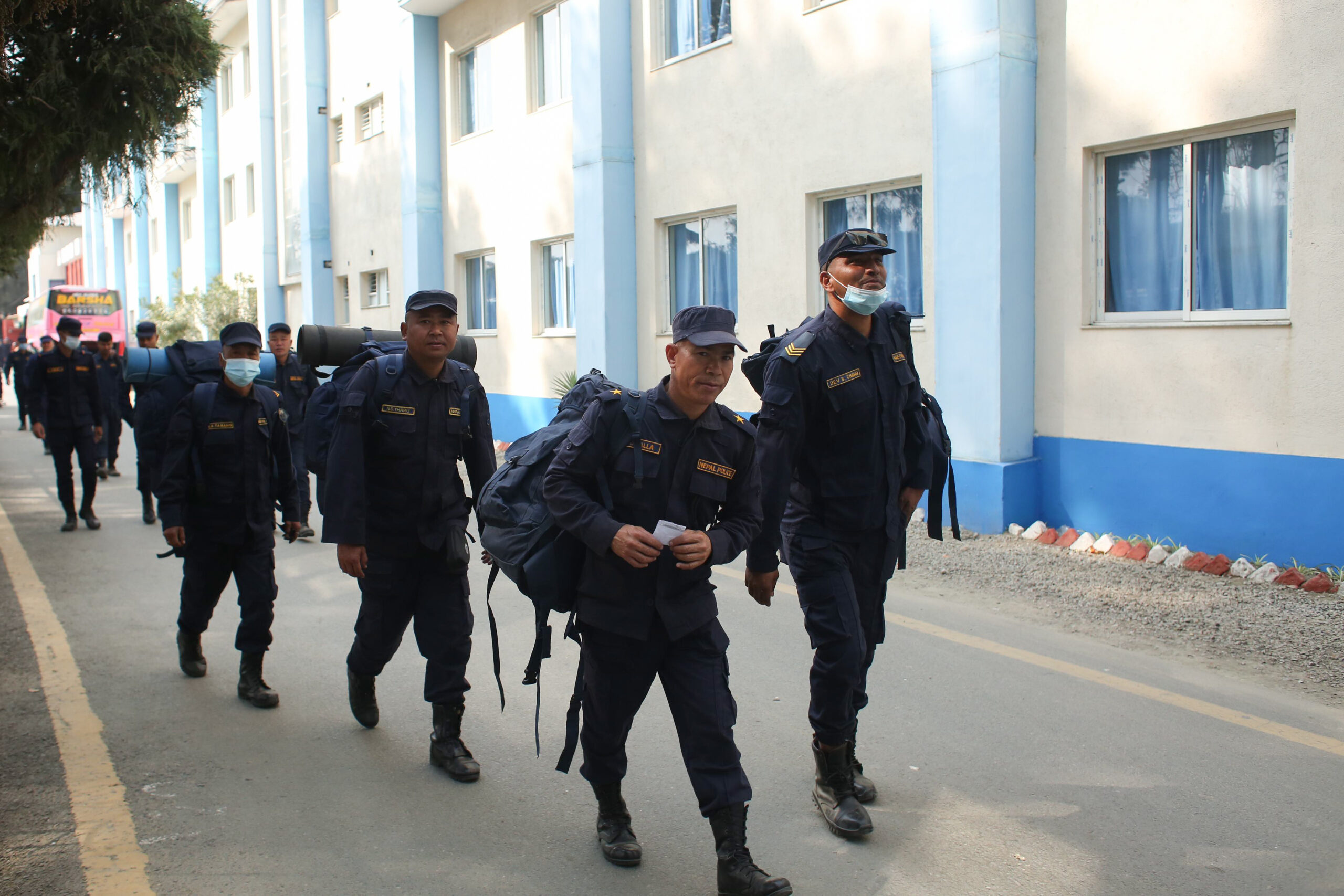 काँधमा सुरक्षा जिम्मेवारी [फोटो फिचर]