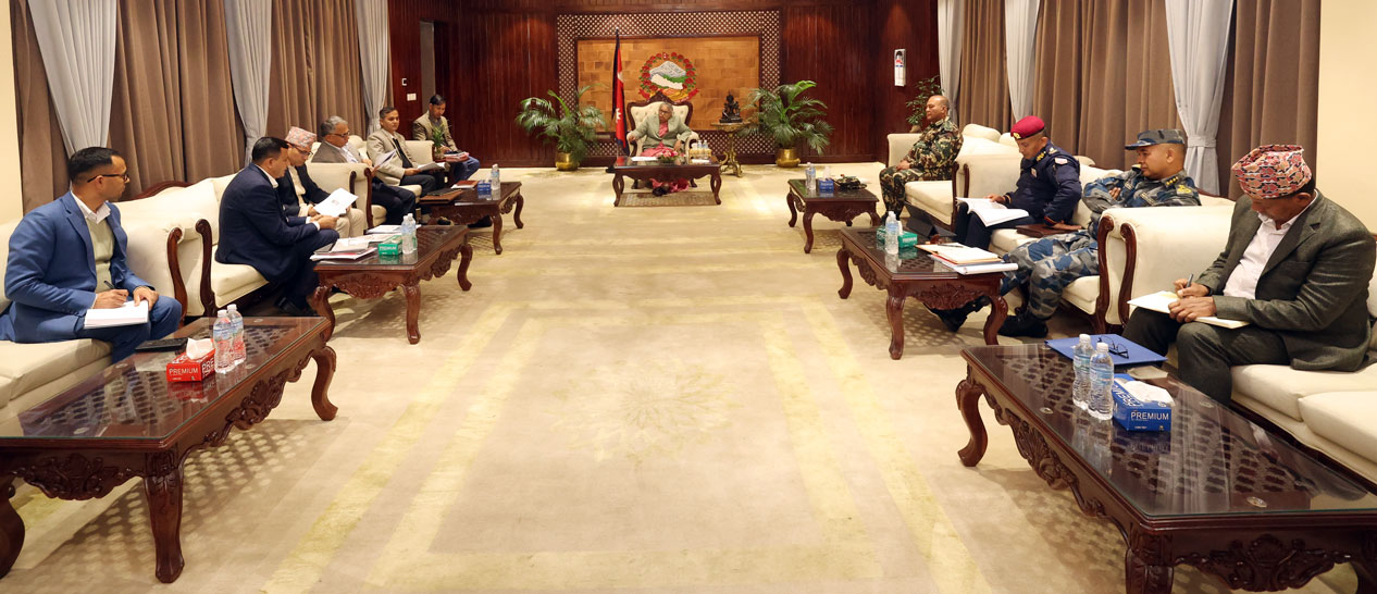 निर्वाचन तयारीबारे प्रधानमन्त्रीको चासो