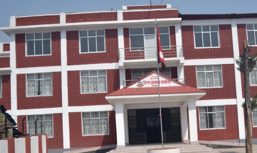 स्थानीयले बयालिस थान हतियार बुझाए