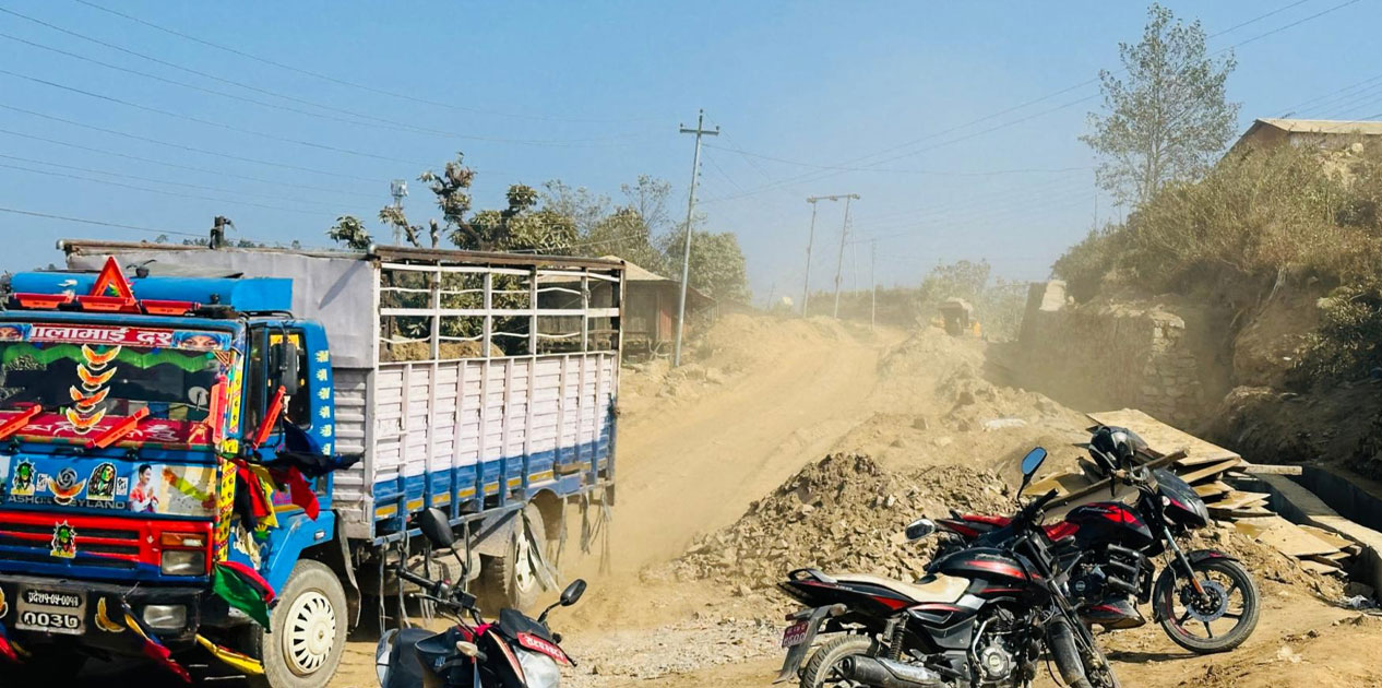 उदयपुर-२ : फेरिरहन्छन् प्रतिनिधि, फेरिँदैन सडकको अवस्था