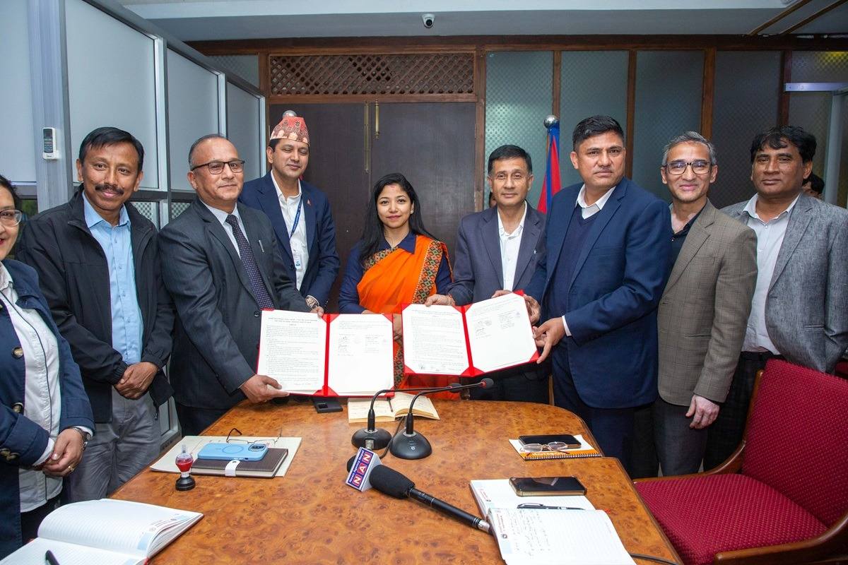 २० हजार विद्यार्थीको आँखा परीक्षण गर्न