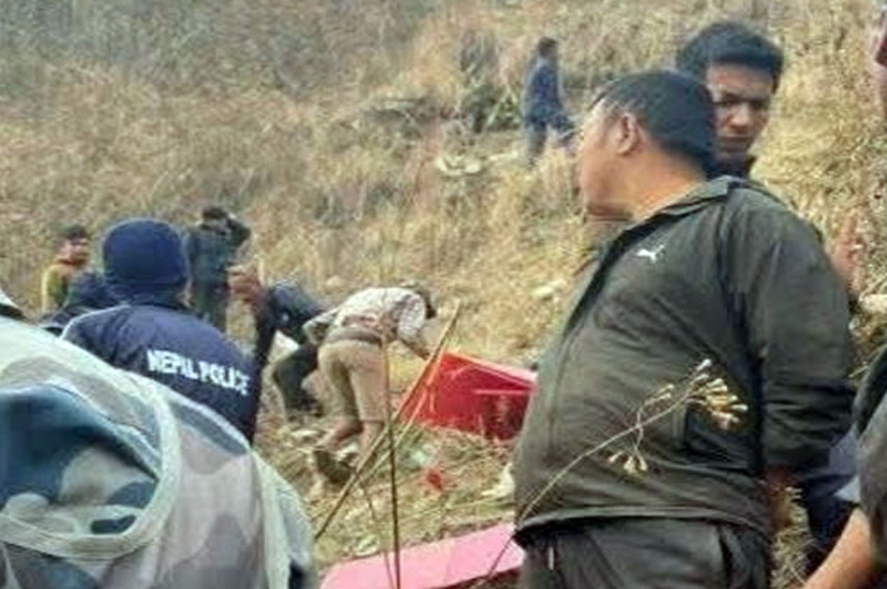 रामेछापको सिरुबारीमा निर्वाचन सामग्री बोकेको जिप दुर्घटना, एक सुरक्षाकर्मीको मृत्यु