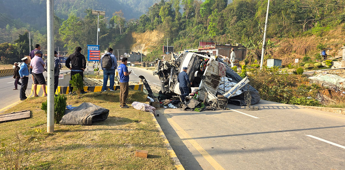 बन्दीपुरमा ट्रक दुर्घटना हुँदा दुई जना घाइते