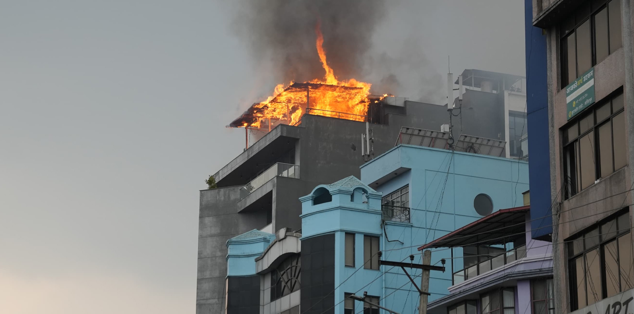 पुल्चोकस्थित दाउरा थकालीमा लागेको आगो नियन्त्रणमा