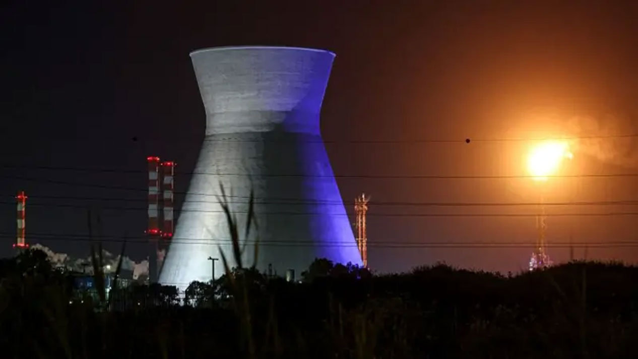 इरानी क्षेप्यास्त्र आक्रमणपछि इजरायली तेल रिफाइनरीको अवस्था कस्तो छ?