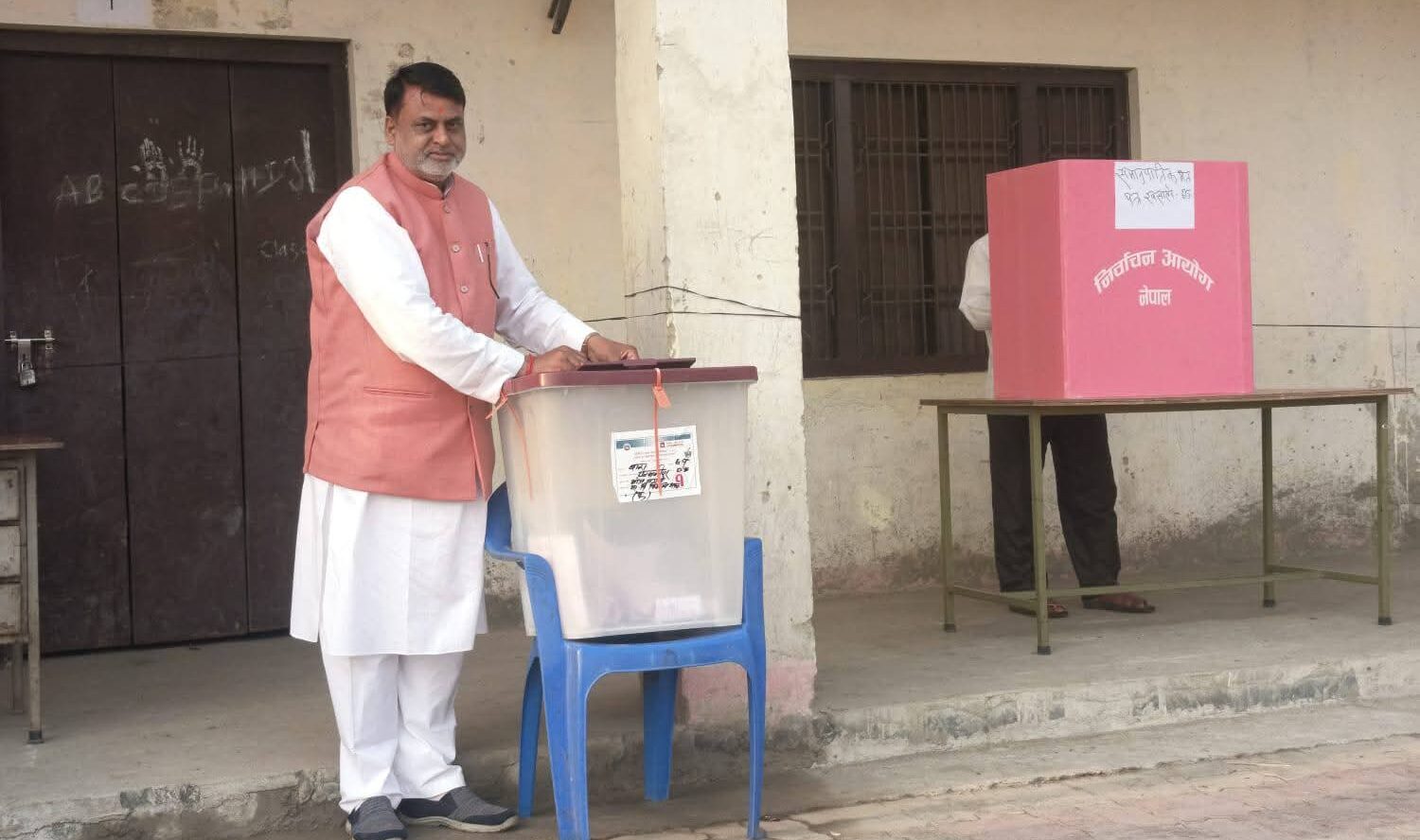 मधेसका पूर्वमुख्यमन्त्री सोनलले खसाए मत