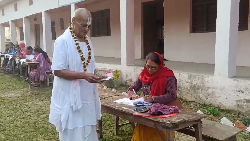 महोत्तरीमा डेढ लाख मतदाताले गरे मतदान