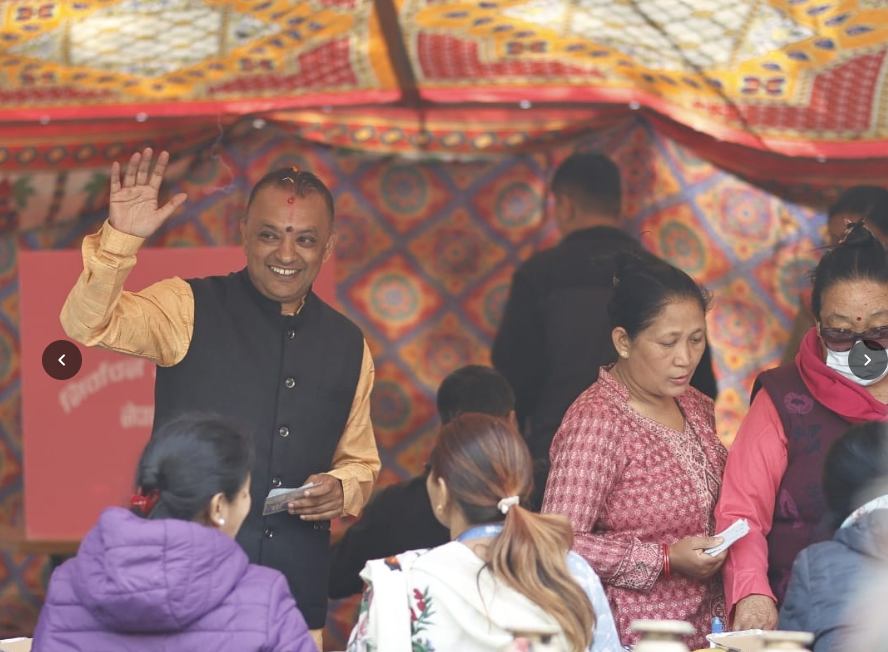 कांग्रेस सभापति गगन थापाले गरे मतदान