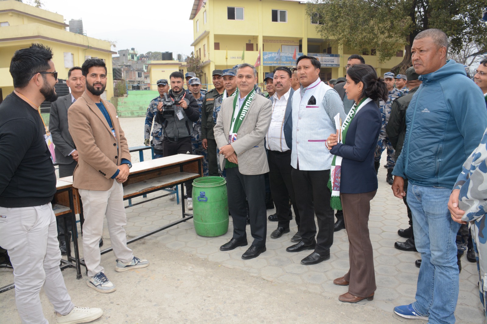 तार्केश्वरको मतदानस्थलको गृहमन्त्रीले गरे अनुगमन