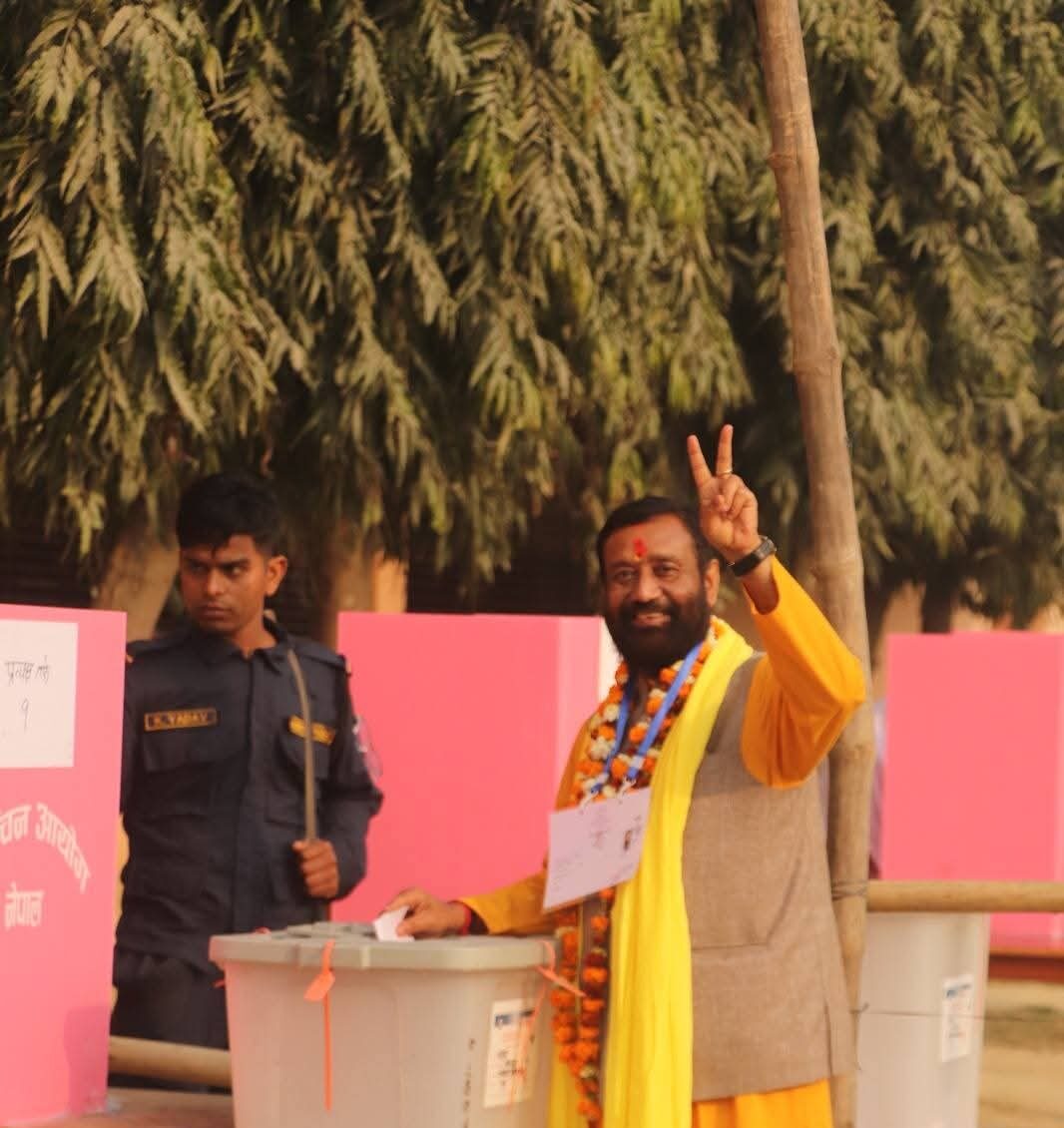 विमलेन्द्र निधिले गरे मतदान