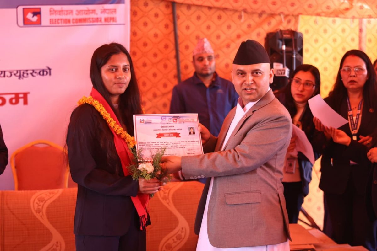 बुवा मजदुरी गर्न साउदी, नेपालमा छोरी सांसद