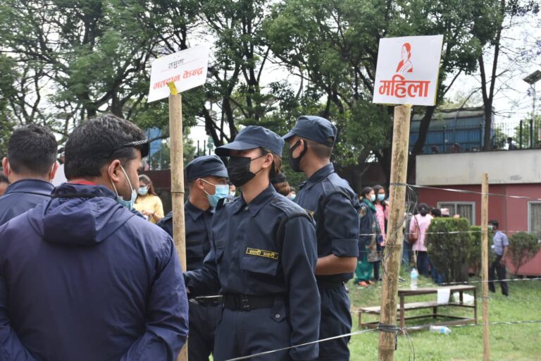 ‘उच्च मनोबलका साथ नेपाल प्रहरी निर्वाचन सुरक्षामा खटियो’