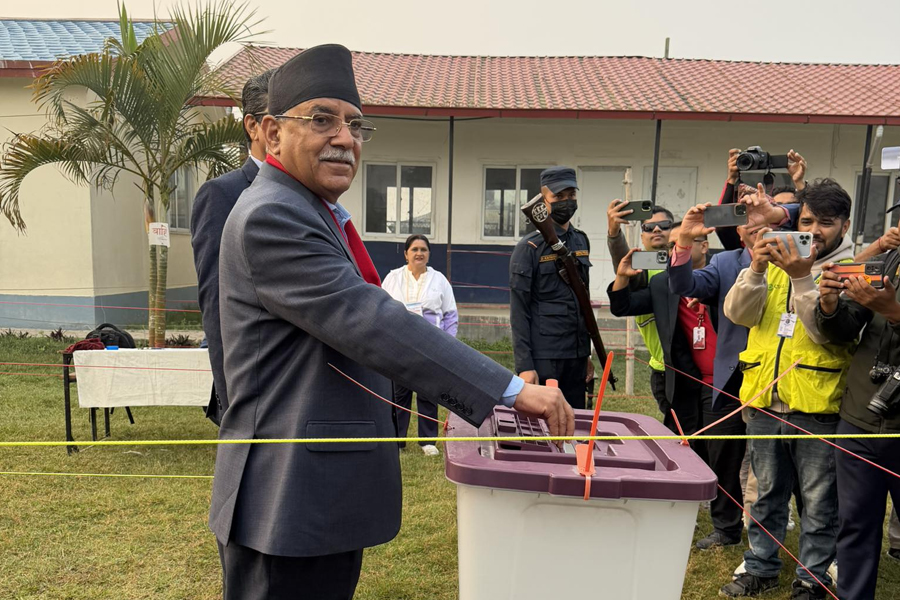 मतदान गरेपछि प्रचण्डले भने– देश समृद्धिको मार्गमा अग्रसर हुने विश्वास छ
