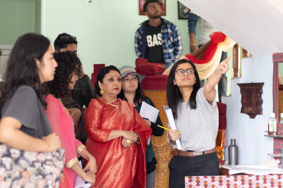 ‘सबैले खोजिरहेको एक मुट्ठी बादल’