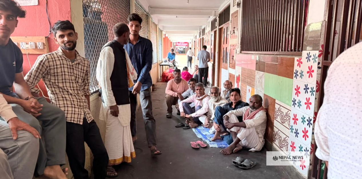 लालपुर्जा र नेपाली नागरिकता माग गर्दै काठमाडौँ आइपुगे सुस्तावासी [तस्बिरहरू]