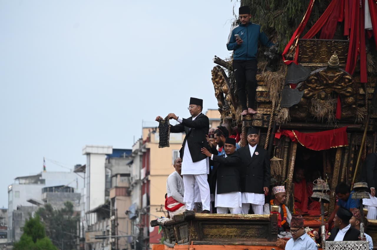 जावलाखेलमा देखाइयो भोटो [तस्बिरमा]