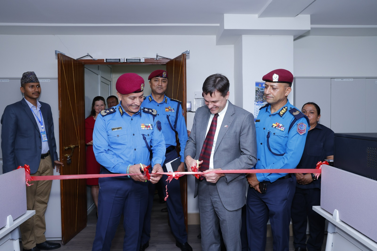 अमेरिकी दूतावासद्वारा प्रहरीलाई डिजिटल फरेन्सिक उपकरण प्रदान