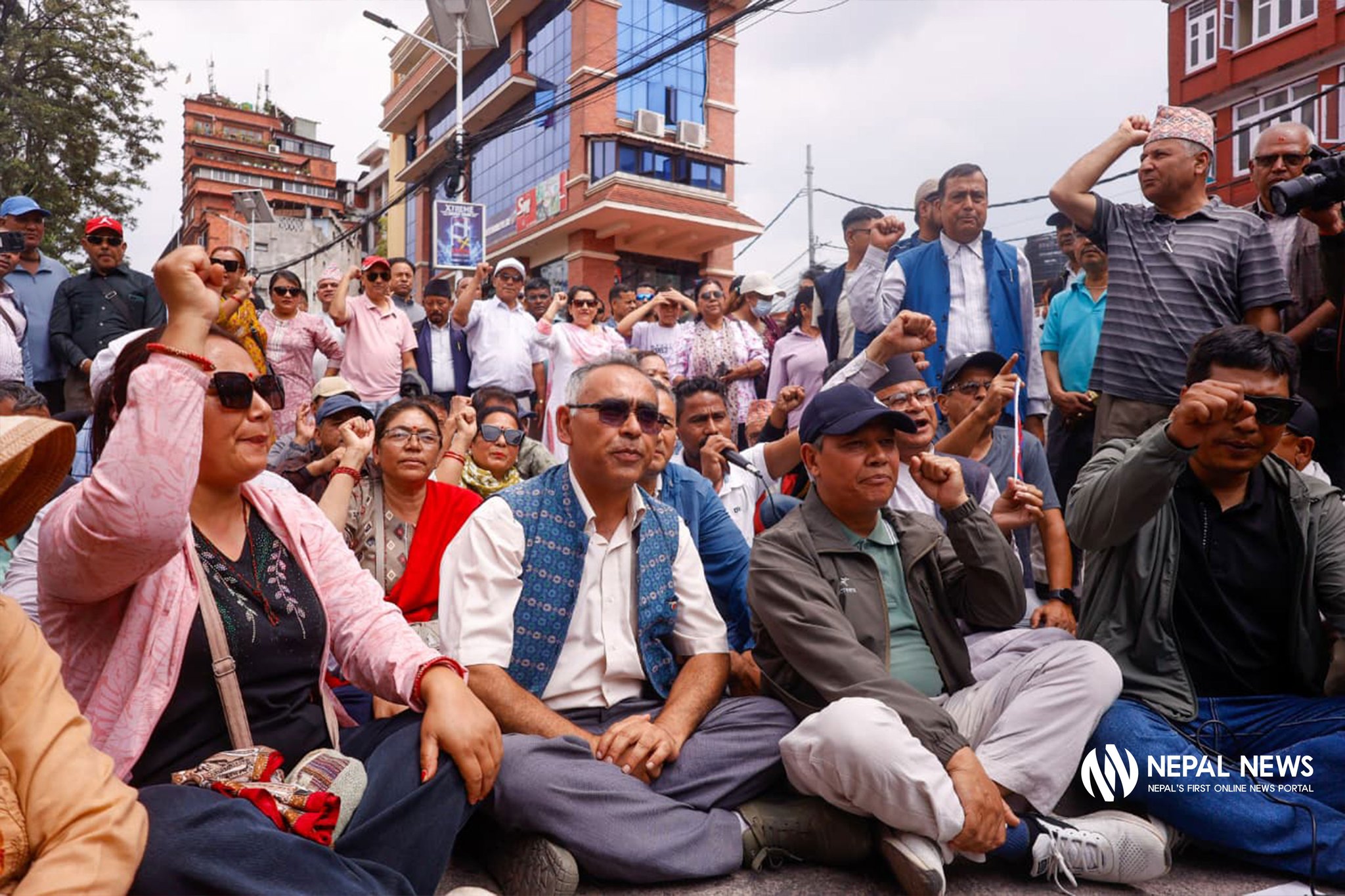 माइतीघरमा एमालेको प्रदर्शन