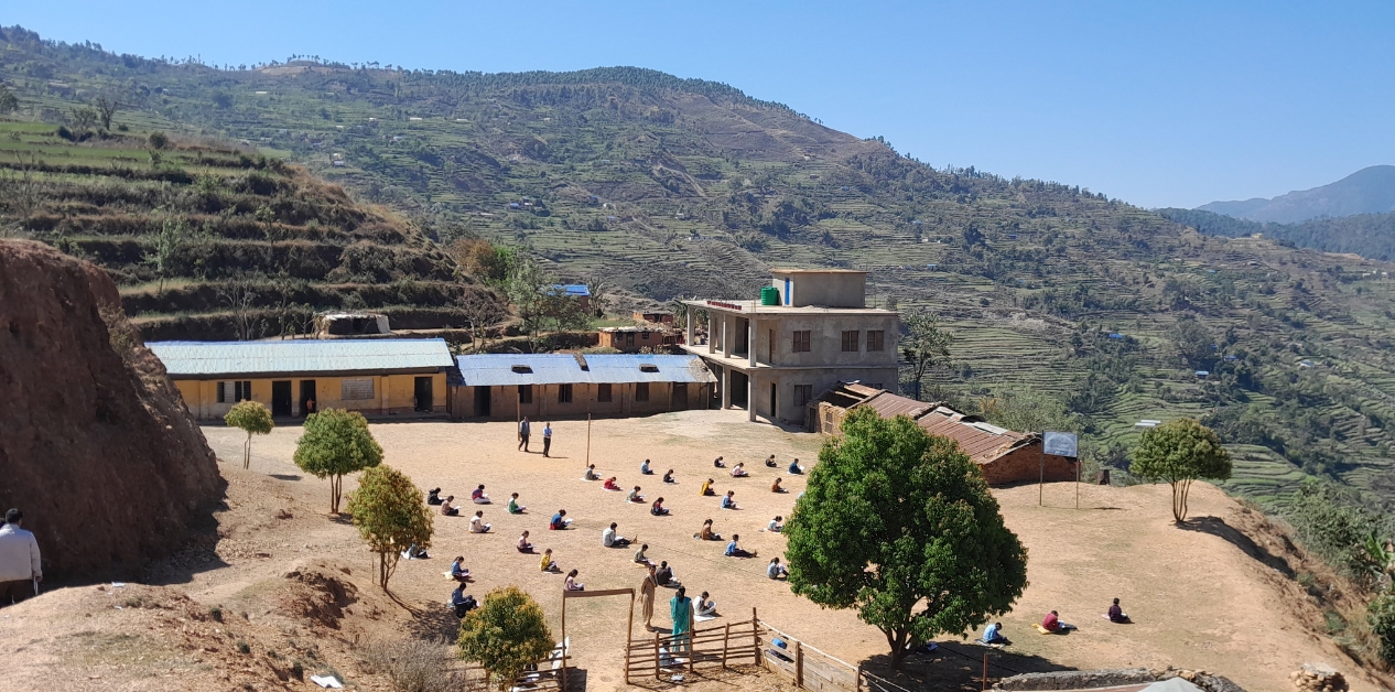विद्यालय छ, शिक्षक छन्, तर छैनन् विद्यार्थी