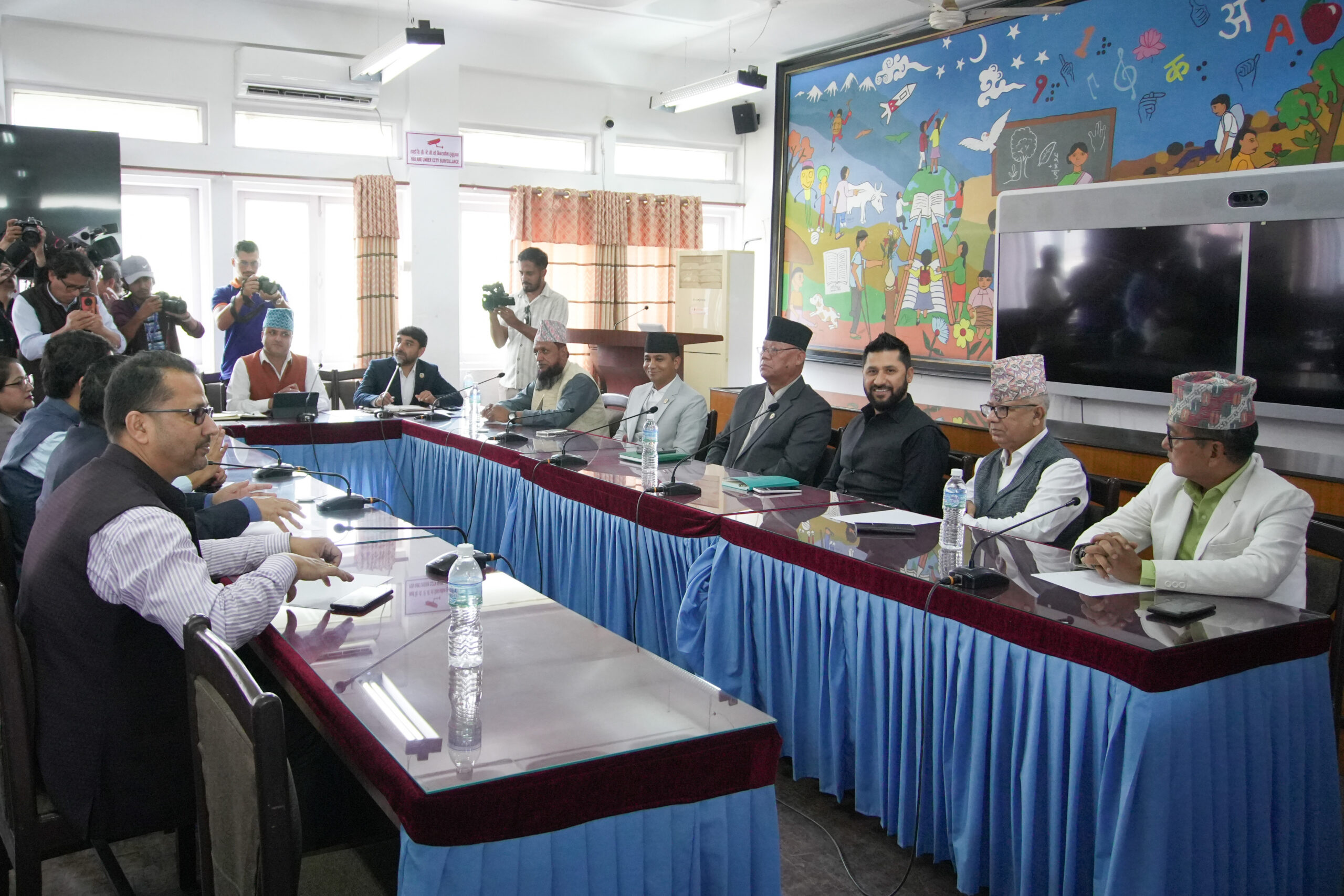 विपक्षी दलहरूलाई रवि लामिछानेको आग्रह- सदनको कारबाही अगाडि बढाऔँ