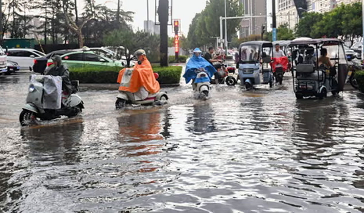 चीनमा भारी वर्षाका कारण नौ हजारभन्दा बढी मानिस विस्थापित, विद्यालय बन्द