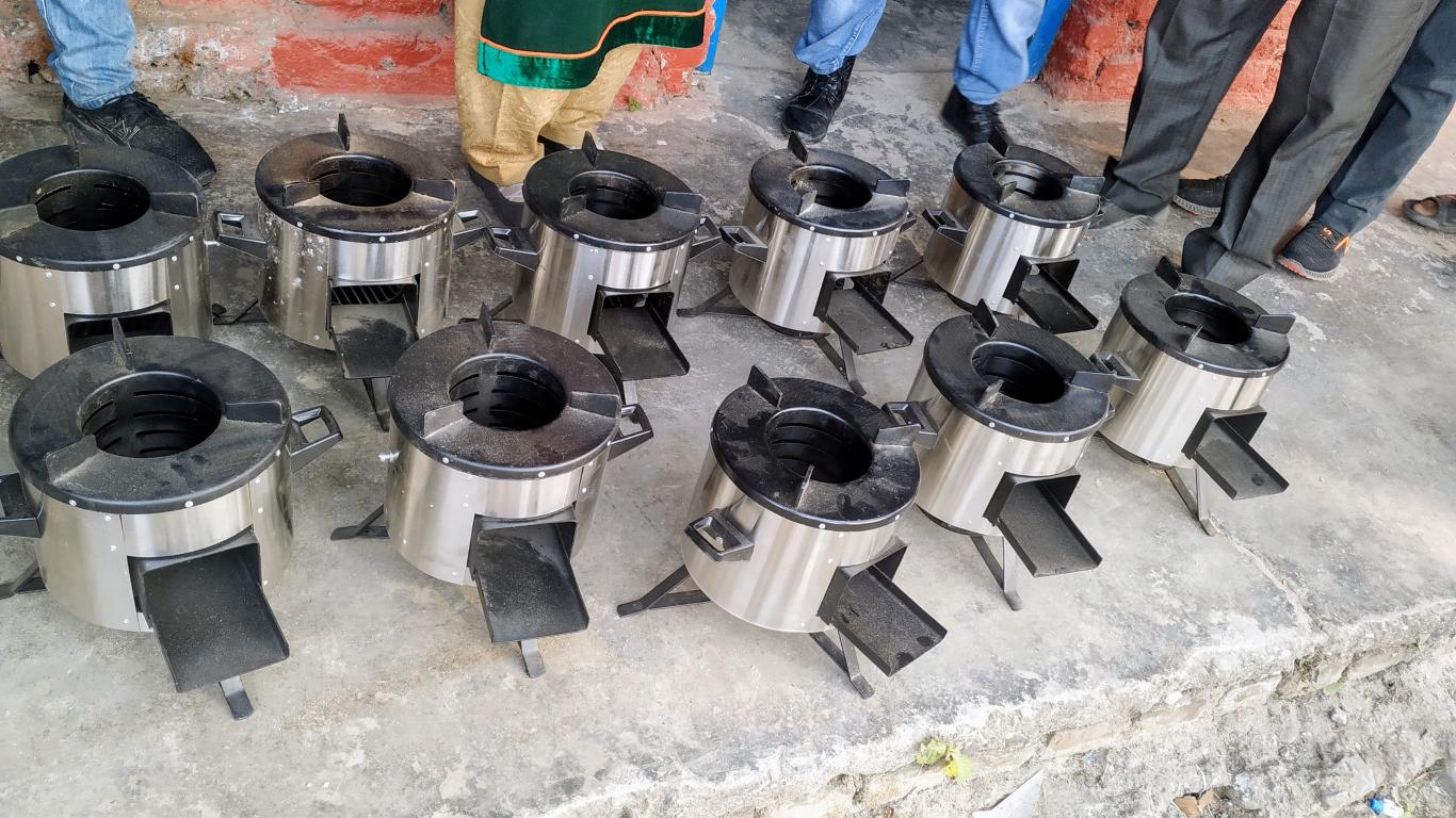 पाँच सय जनाले पाए सुधारिएको चुलो