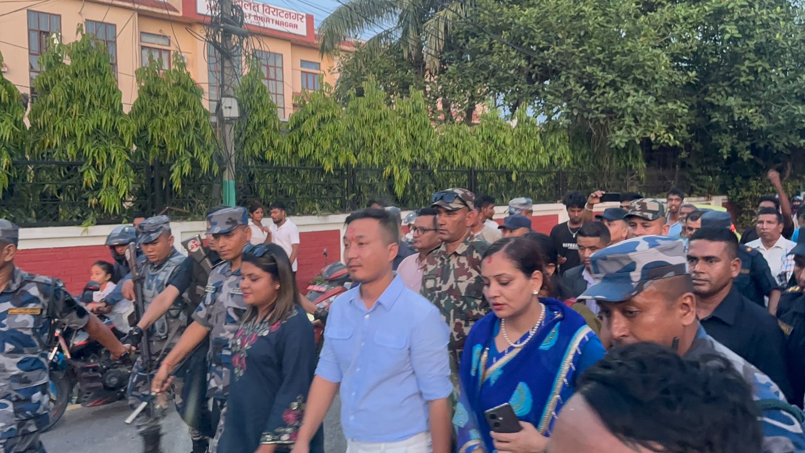 झापाका दुई डीएसपीसहित ११ प्रहरीविरुद्ध अनुसन्धान, मोबाइल नियन्त्रणमा
